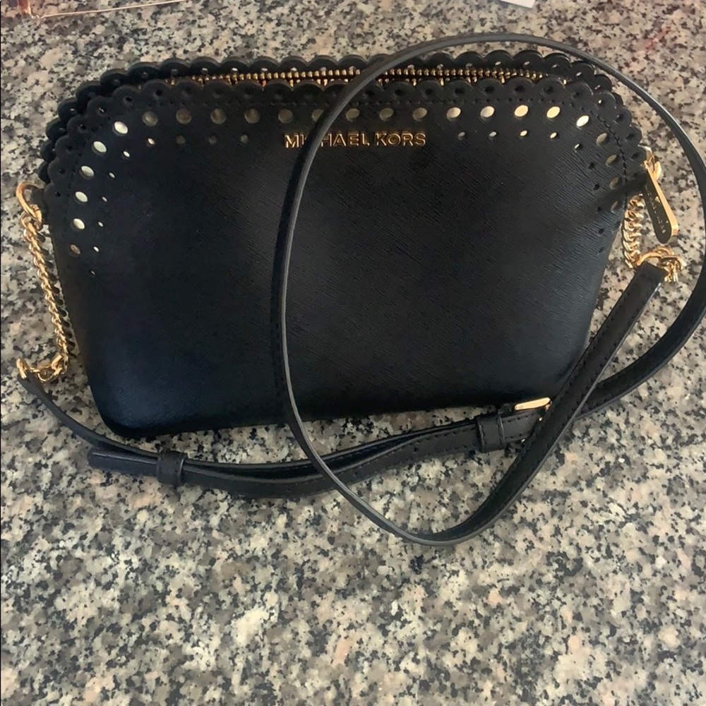 Michael Kors Cindy Dome Crossbody 💕
